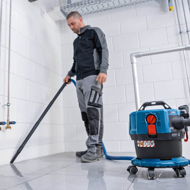 AKTION BOSCH Professional GAS 18V12 MC AkkuNass/Trockensauger mit